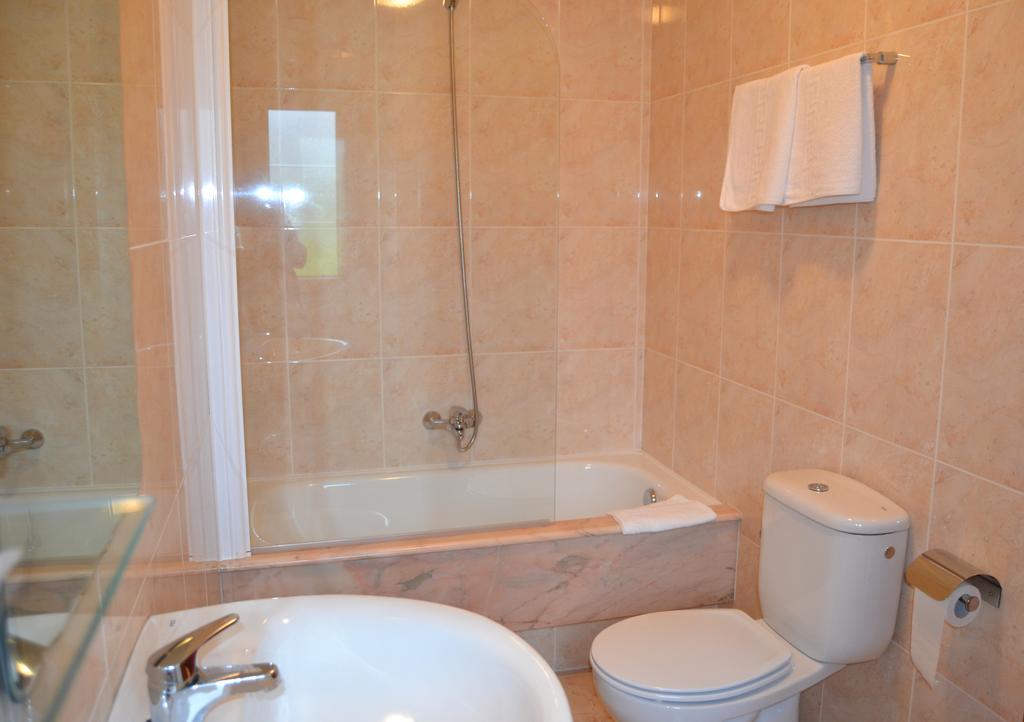 צה Hostal Pereirina מראה חיצוני תמונה