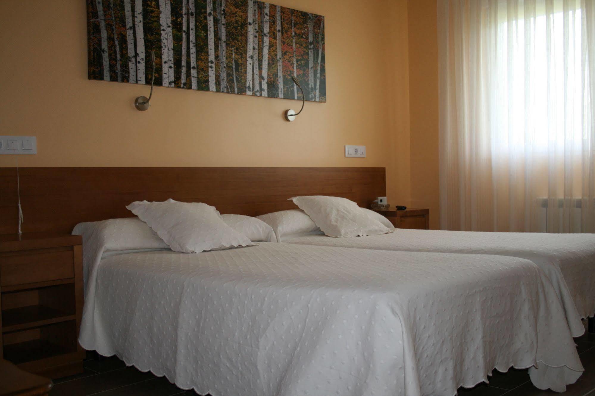 צה Hostal Pereirina מראה חיצוני תמונה