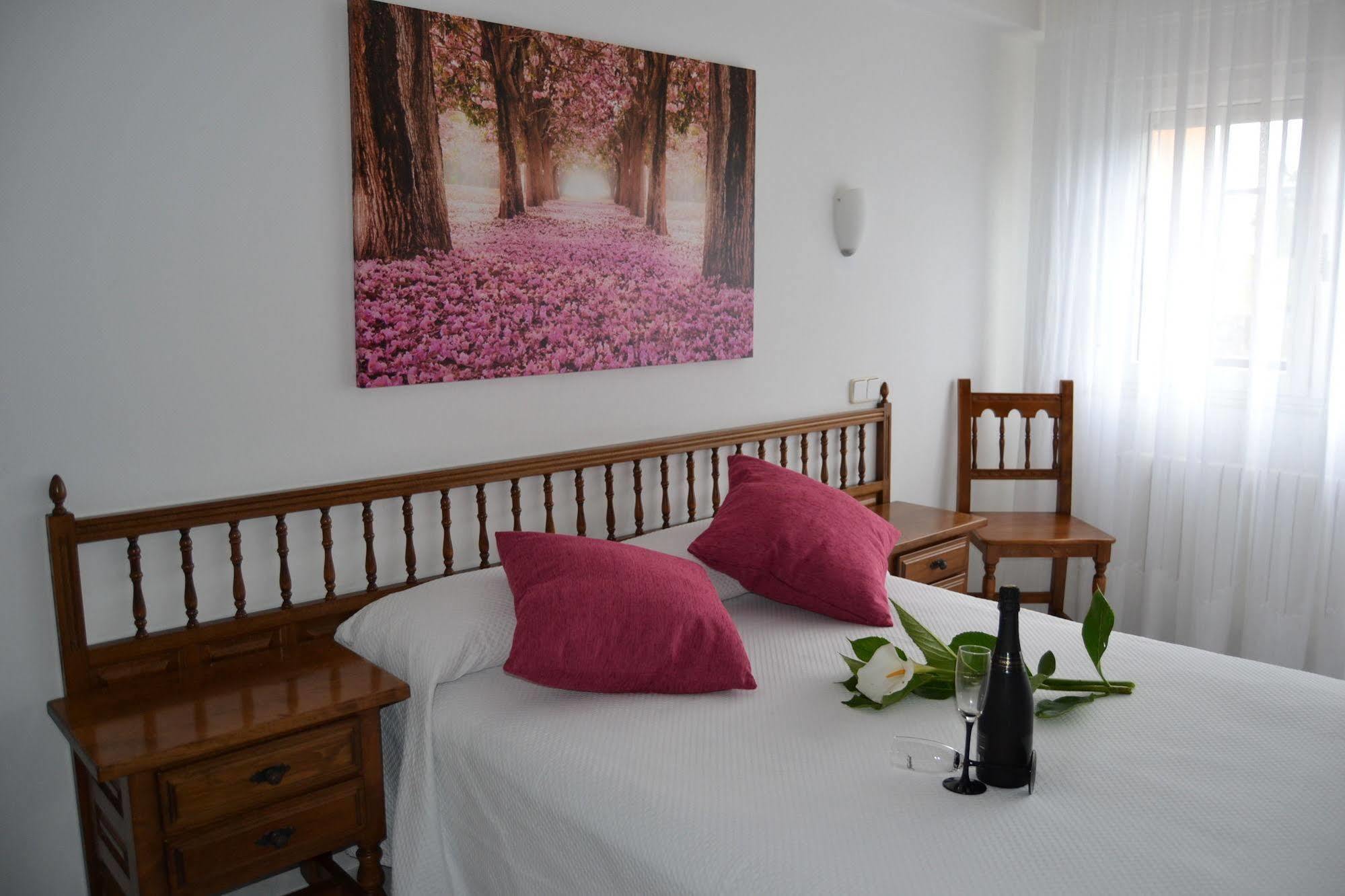 צה Hostal Pereirina מראה חיצוני תמונה