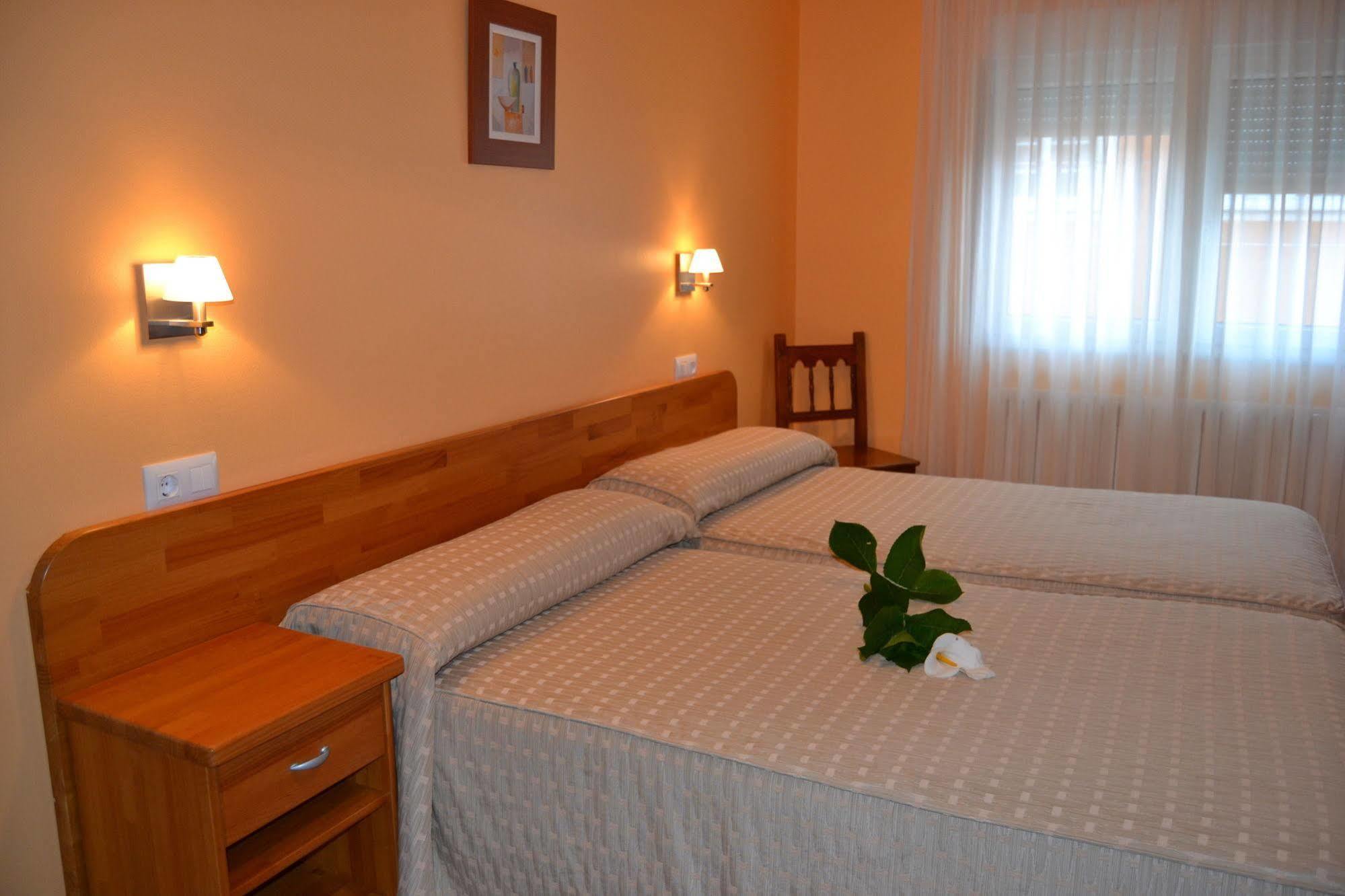 צה Hostal Pereirina מראה חיצוני תמונה